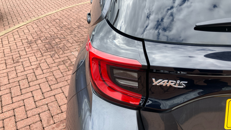 Toyota Yaris 1.5 Hybrid Design 5dr CVT Hybrid Hatchback